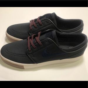 Nike Zoom Stefan Janoski CNVS shoes